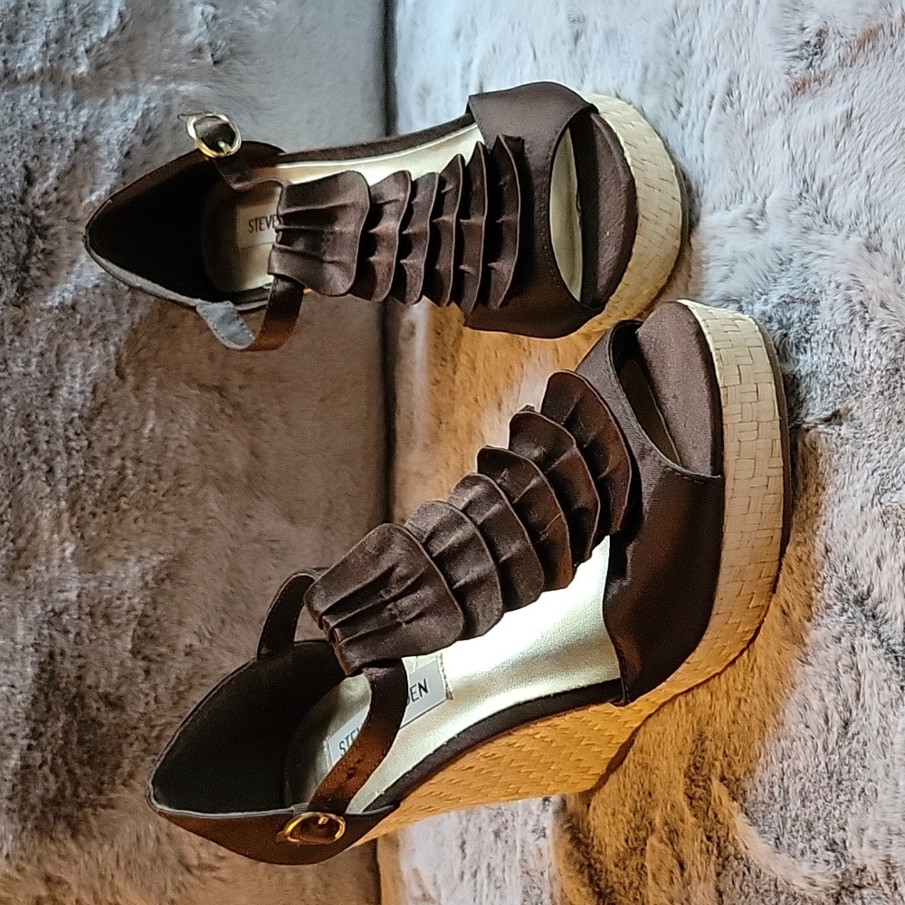 Steve Madden wedge sandal